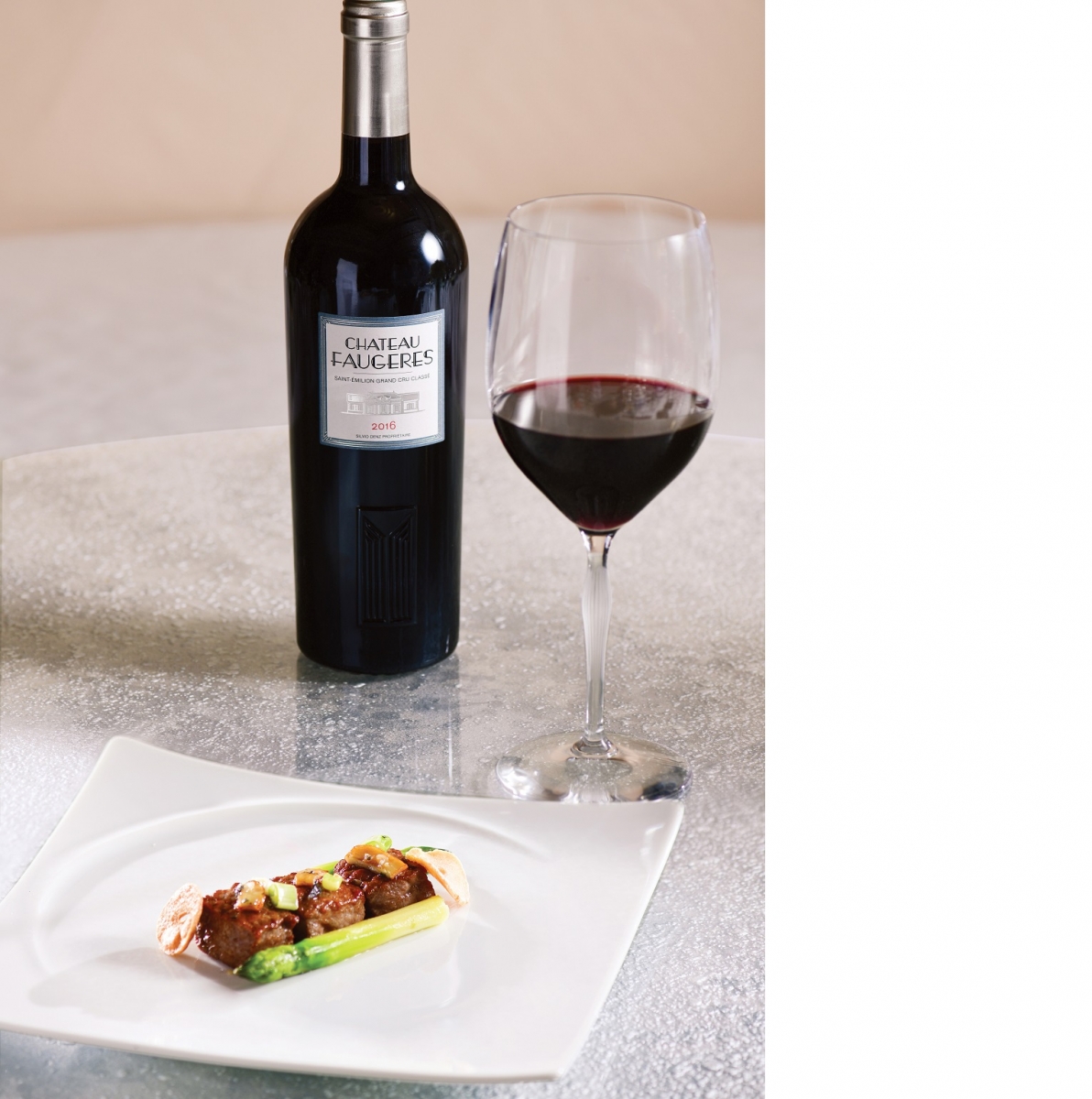 當米芝蓮粵菜遇上法國水晶！明閣 x Lalique亞洲首個「天然頌讚」閃爍宴席